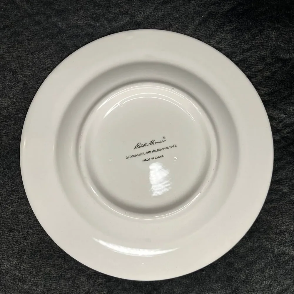 Eddie Bauer Hand Painted Christmas Luncheon Plate 4 Piece Set China 8.25